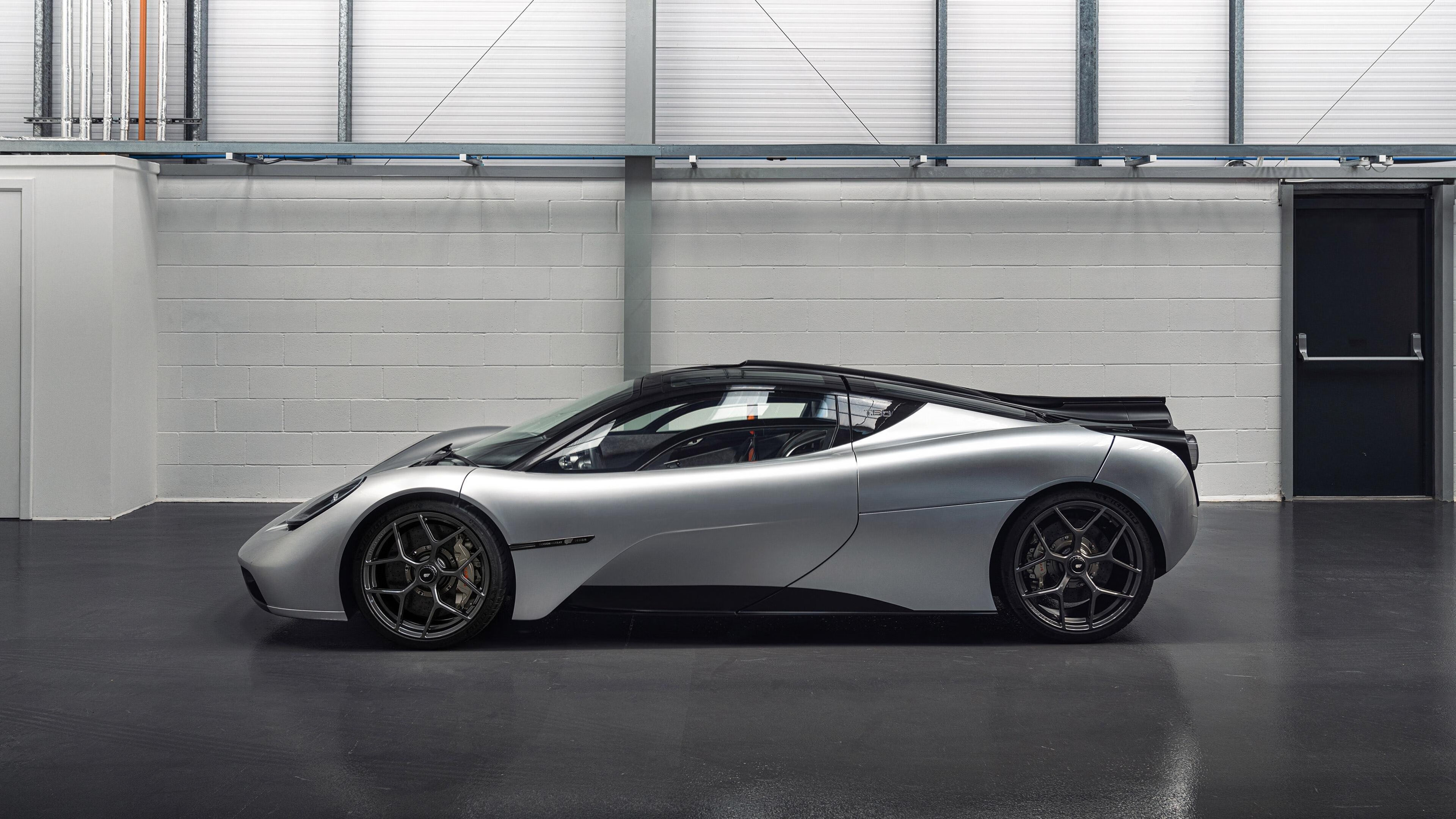 德甲教练组基于AI的实时换人决策优化系统实践,德甲球队教练