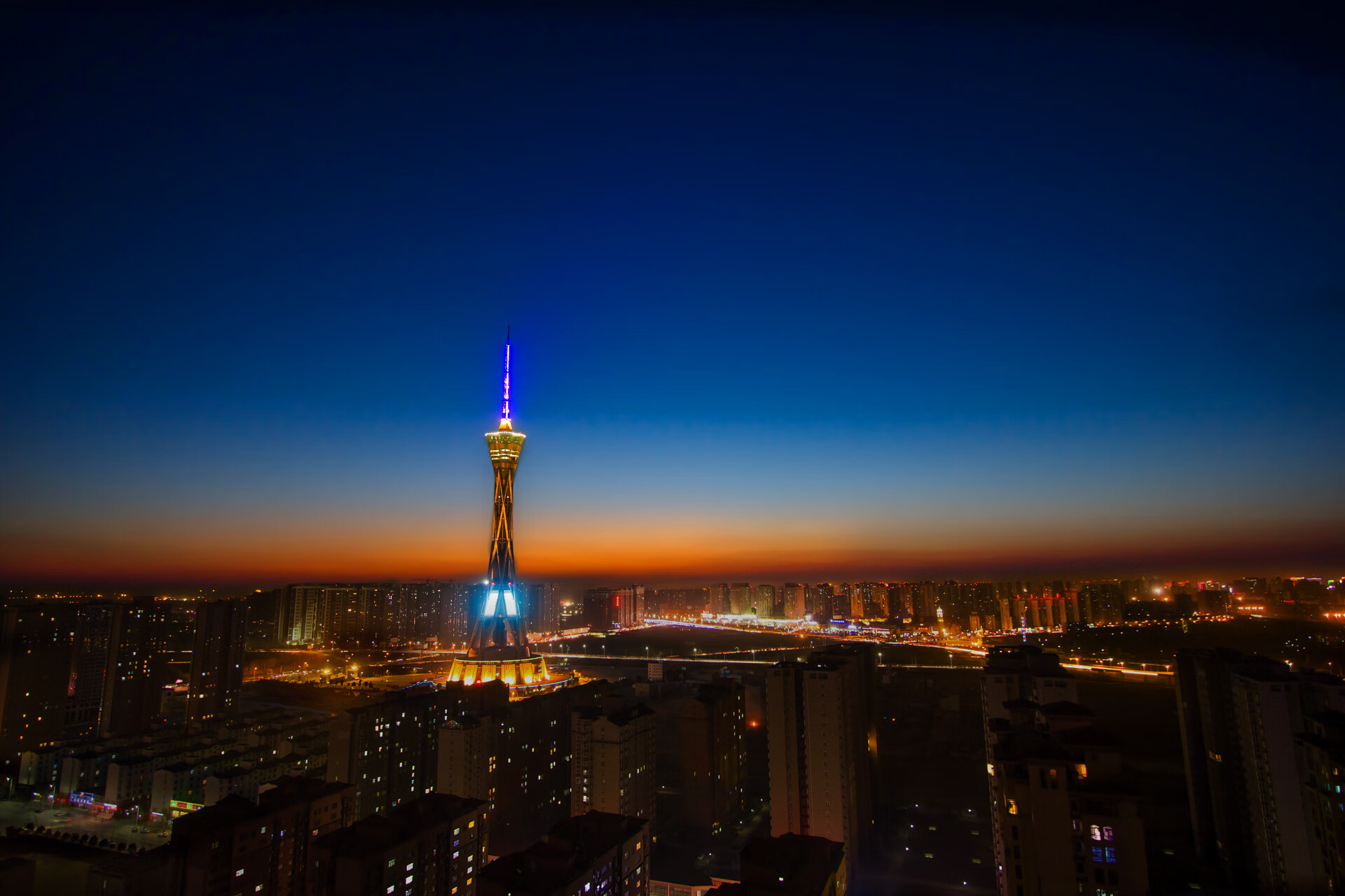 直播点评：欧洲联赛评论员最热烈的言论，冠军欧洲评论互动