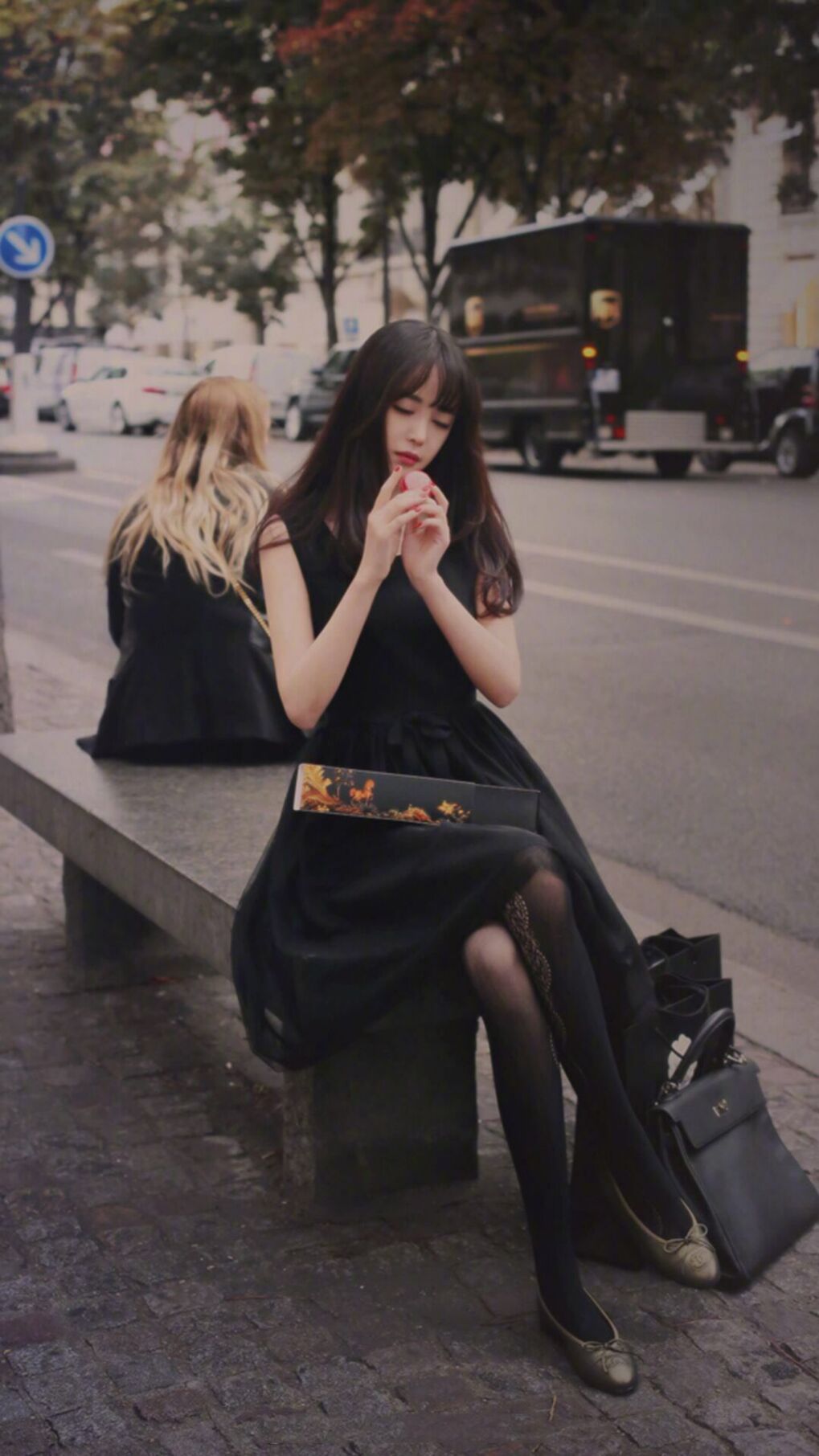 足球产业链延伸推动足球培训器材市场快速发展，足球器材公司